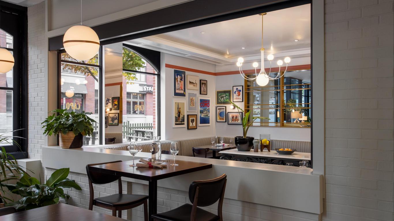 أوبس هوتل فانكوفر