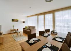 Relaxed Urban Living - Aparthotel & Boardinghouse - Dornbirn - Dining room