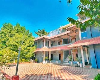 The Moonlight Resort, Indore - Indore - Bâtiment