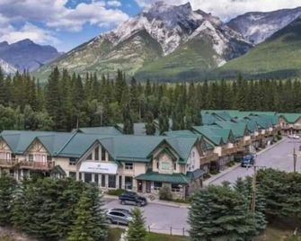 Lodge at Banff getaway - Harvie Heights - Edificio