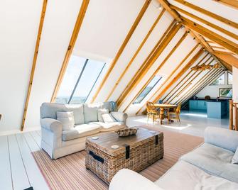 A Beautiful And Well Designed Upside-Down House With Panoramic Sea Views - Lizard (Inglaterra) - Sala de estar