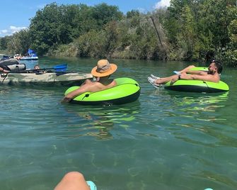 Secluded Casita on the Crystal Clear Nueces River - Uvalde