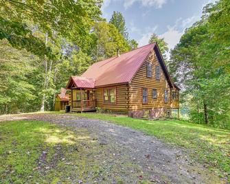 Gore Mountain Cabin Game Room and Fire Pit - North Creek - Edificio