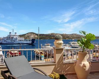 Aquaemaris Apartment - La Maddalena - Balcón