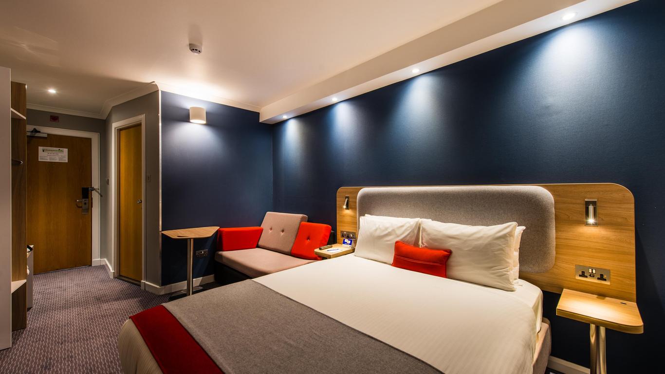 هوليداي إن إكسبرس ستراثكلايد بارك إم74 جاي سي تي 5، آن آي آيتش جي هوتل