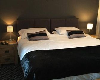 Seafield Arms Hotel - Banff - Bedroom