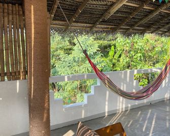 Sri Lanka Surf Villa Domus Graziella - Ahangama - Balcón