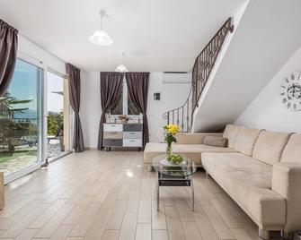 Villa Surina - Mošćenice - Living room