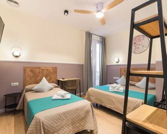 Hostal Evoke Madrid - Madrid - Quarto