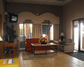 Americas Best Value Inn & Suites Murfreesboro - Murfreesboro - Wohnzimmer