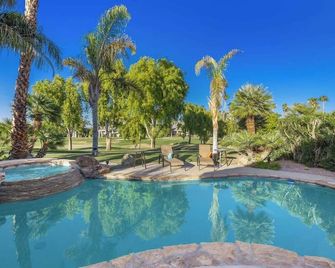 Desert Hideaway Private Pool Spa Firepit 3Br - La Quinta - Piscine