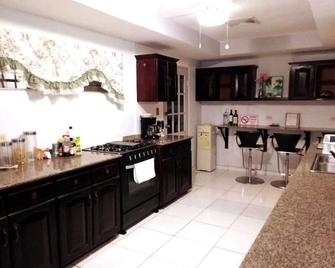 Casa Piscina - House with a pool in David - David - Kitchen