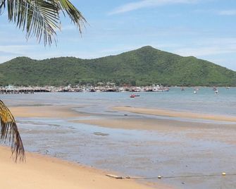 Asia's Beach Apartments - Sattahip - Beach