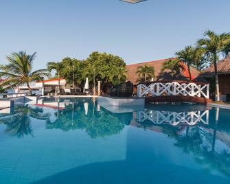Cliffside Resort - Panglao - Piscina