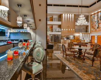 Golden Lis Hotel Boutique - גואיאניה - בר