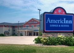 AmericInn by Wyndham Newton - Newton - Bâtiment