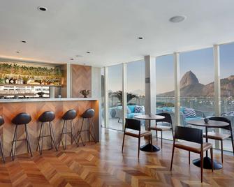 Yoo2 Rio de Janeiro, Tapestry Collection by Hilton - ריו דה ז'ניירו - בר
