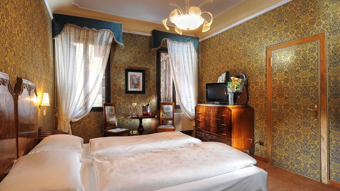 Hotel Flora