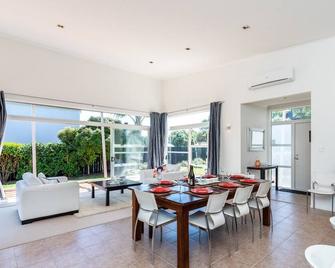 Magnifique - Mangawhai Holiday Home - Mangawhai - Comedor