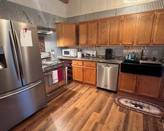 Gorgeous 2-bedroom cabin located in rural NE Arknasas perfect for getaways. - Paragould - Keuken