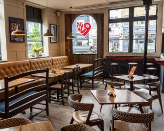 Publove @ The Crown, Battersea - Hostel - London - Restaurant