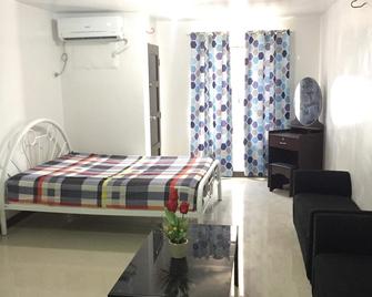Fully-Furnished Studio Condo Unit For Rent - Mandaue City - Schlafzimmer