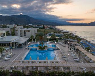 西德拉米斯宮殿海灘渡假酒店 - 喬歐多普利思 - 耶奧伊烏波利斯 - 游泳池