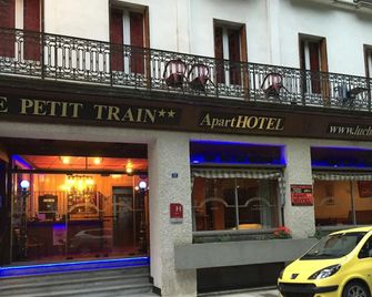 Aparthotel le petit train - Luchon - Gebäude