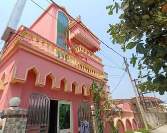 Hotel Sea Queen Inn - Puri - Building