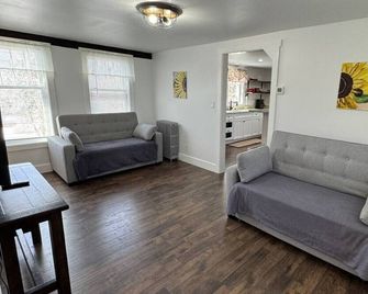 Amazing Lakefront Apartment - Northwood - Sala de estar