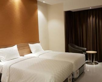 Wing Hotel Kualanamu Airport - Lubuk Pakam - Habitación