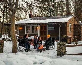 Barefoot Villas Cabin 3 Caribou - Christina Lake - Будівля