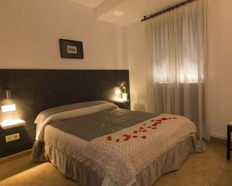 Hotel Mayno - Pastrana - Habitación