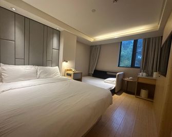 全季酒店（南京博物院航空航天大学店） - 南京 - 臥室
