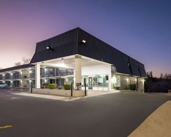 Super 8 by Wyndham Kingsport /I-81 - Kingsport - Budova