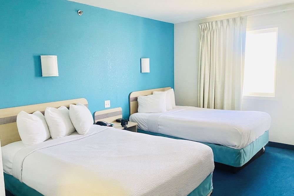 Motel 6 Red Deer
