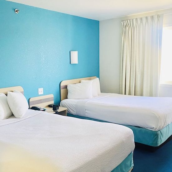Motel 6 Red Deer image 1