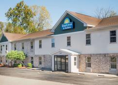 Days Inn & Suites by Wyndham Sellersburg - Sellersburg - Gebouw