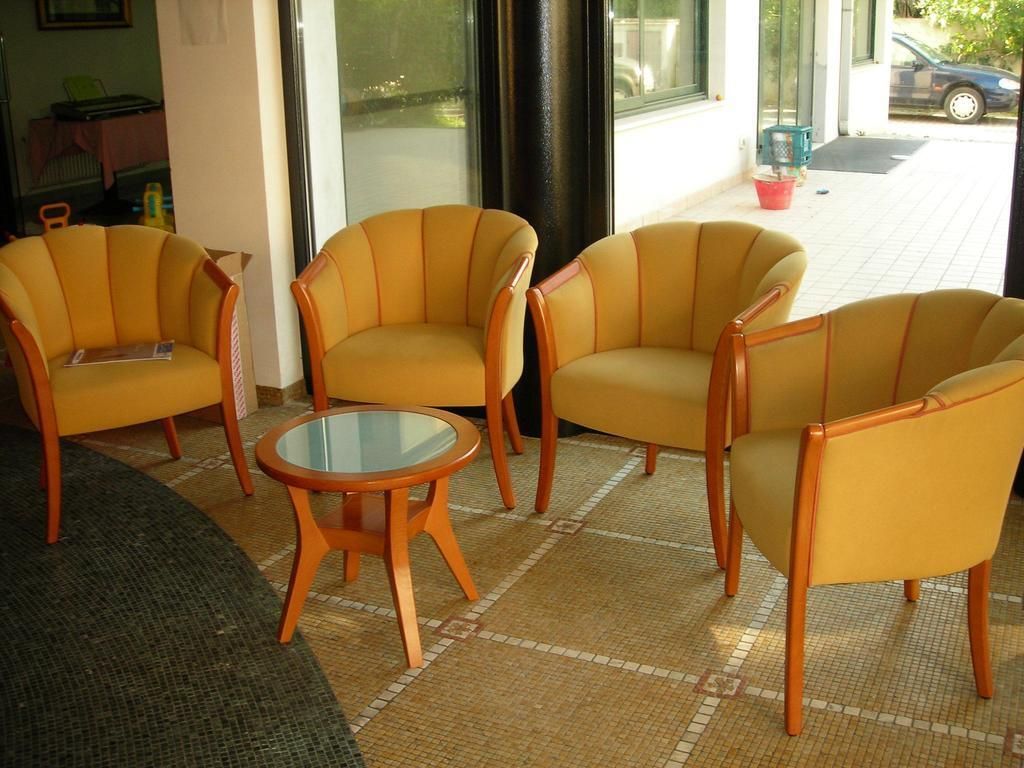 هوتل لا بيرلا