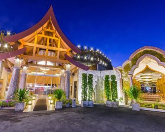 Beyond Karon - קארון - בניין