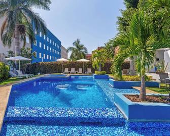One Cuernavaca - Cuernavaca - Piscina