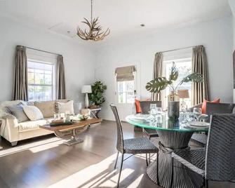 Tallahatchie Townhouse | Downtown ON the Tanglefoot - New Albany - Dining room