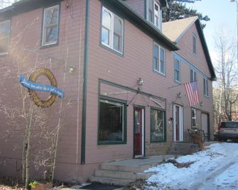 Dodgeton Creek Inn - La Veta - Edificio
