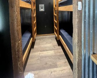 Relaxing Group Cabin with Fire Ring in Indiana - Nashville