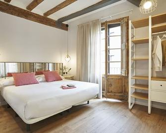 Ainb Gothic-Jaume I Apartments - Barcelona - Bedroom