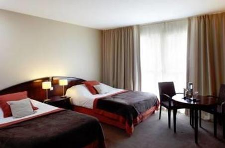 Forges Hotel - Forges-les-Eaux - Bedroom