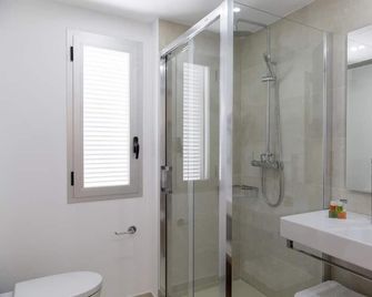 Apartaments Proa Es Pujols - Adults Only - Es Pujols - Bathroom
