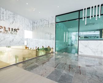 P Plus Hotel - Pattaya - Lobby