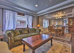 Charming Historic Ogden Home with Private Backyard! - Ogden - Stue