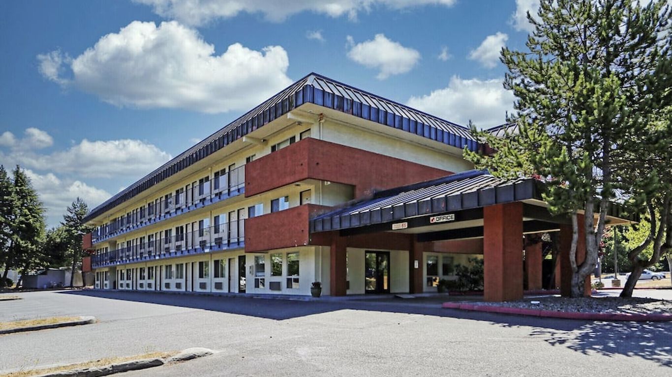 Olympic Inn & Suites